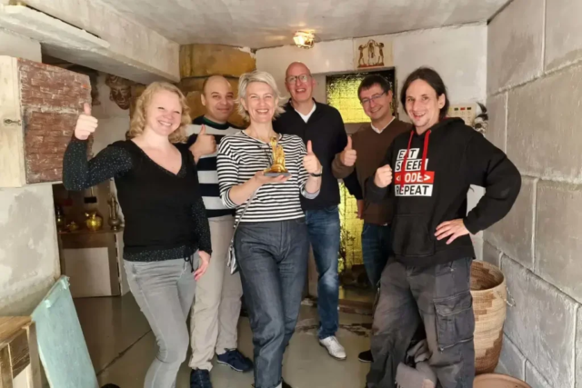 Knifflige Rätsel und Teamgeist: Bei unserem Firmenevent im Escape Room haben wir in mehreren Gruppen gemeinsam Aufgaben gelöst und unser Zusammengehörigkeitsgefühl gestärkt.