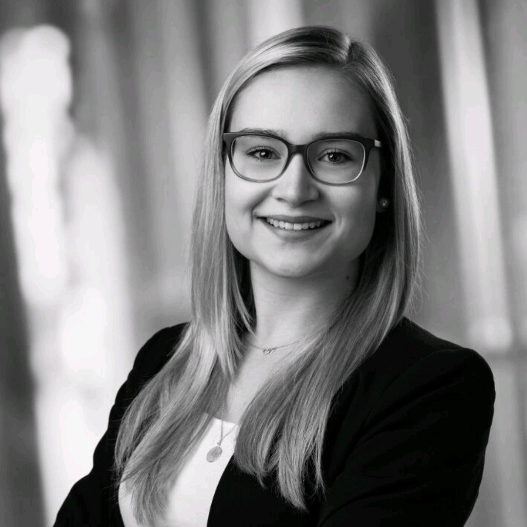 Ansprechpartner 9 Jacqueline Junker
