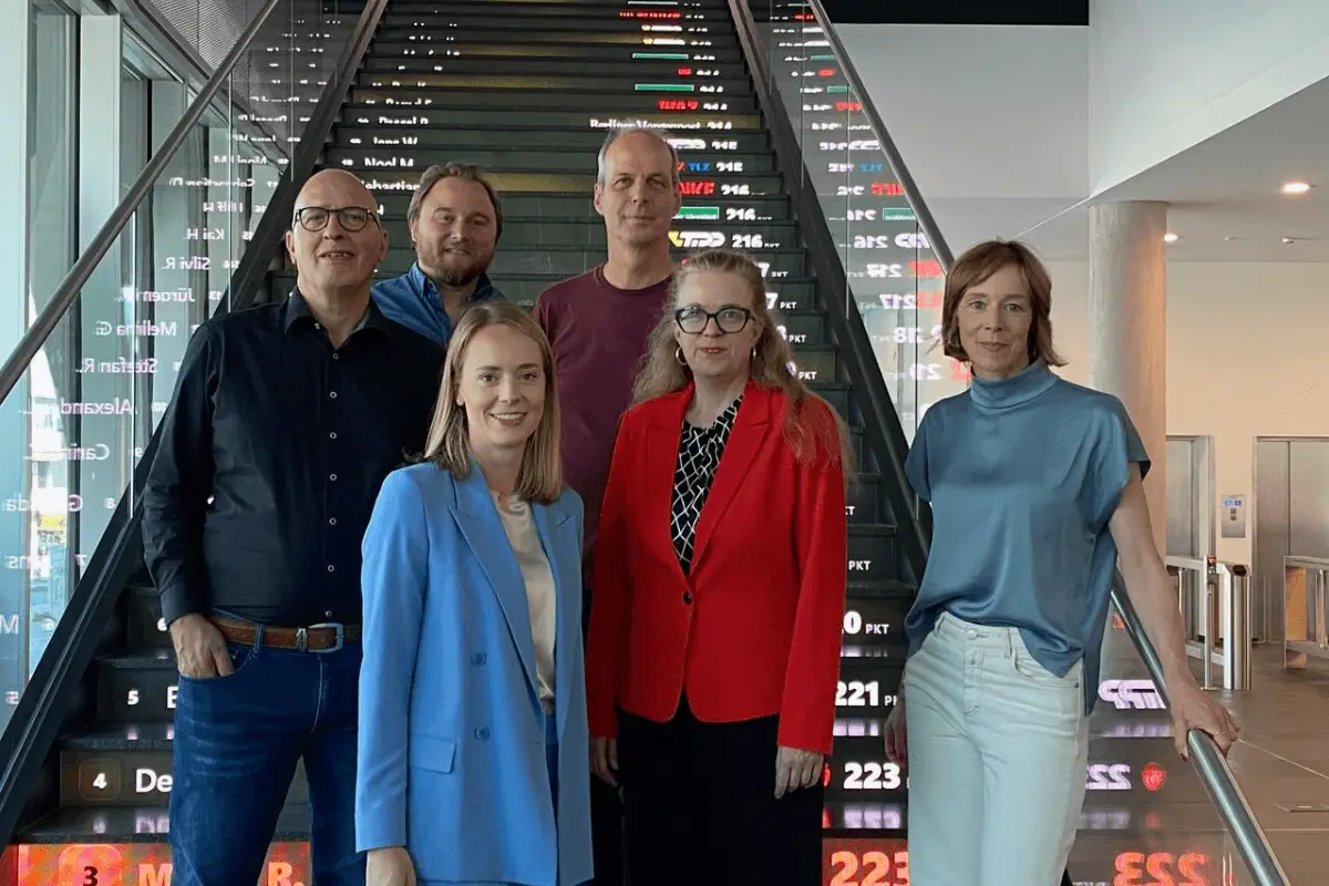 Gruppenfoto der Teilnehmenden des Science Talks der Hochschule Ruhr West zum Thema Künstliche Intelligenz.
